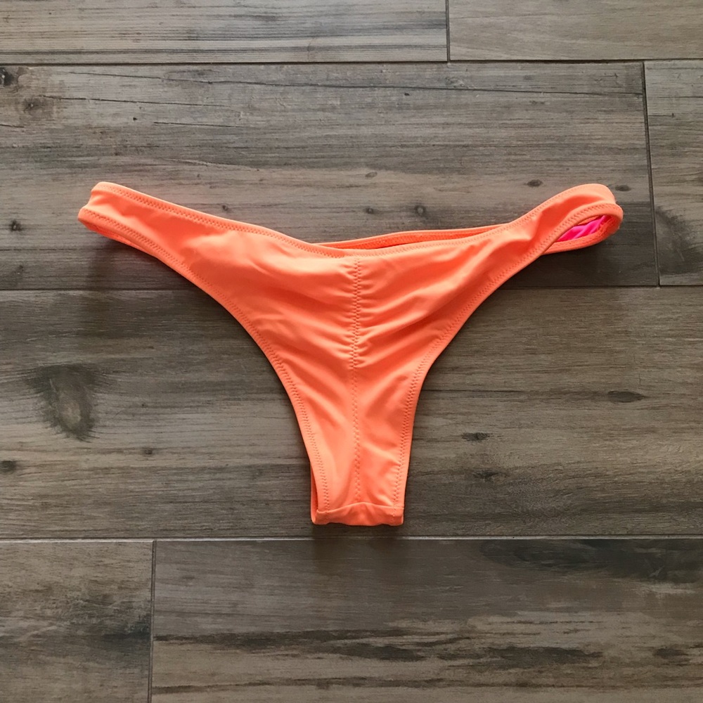 Victoria’s Secret scrunch bottom bikini bottoms